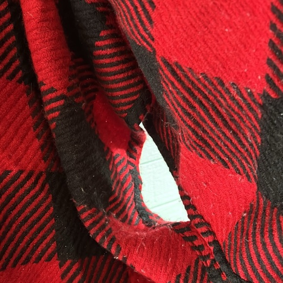 Loft size medium/large with sleeve openings. Needs some shaving done - Picture 6 of 6